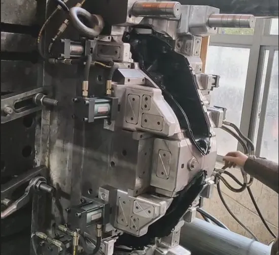 Customized Automotive Head Light Plastic Injection Molding Auto Parts Lamp Cover Mould Lens Mold